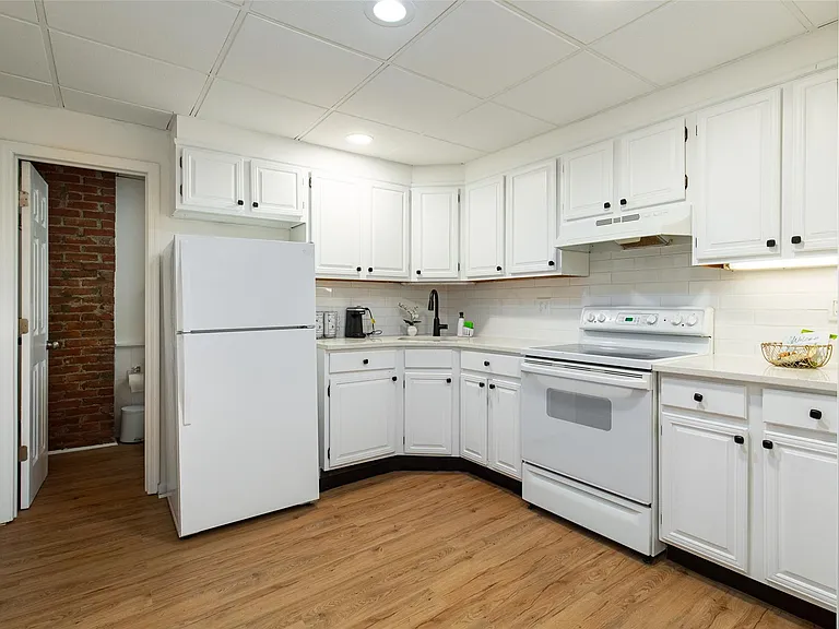 48 Columbia St #3 — Photo 7
