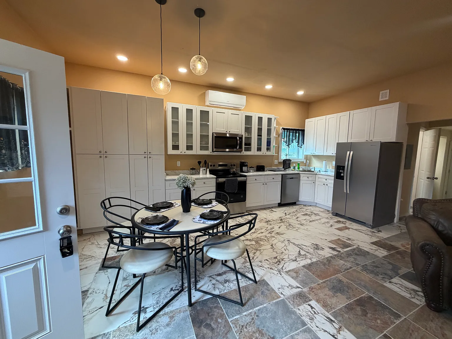 1 bed, $1,800 — Photo 2