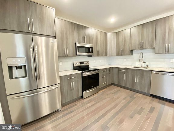 4th image of 1524 N 8th St Unit 2