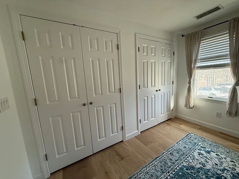 Iris Ln — Photo 12