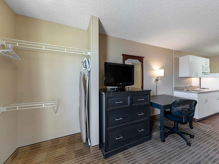 Studio Suite - 1 Queen Bed