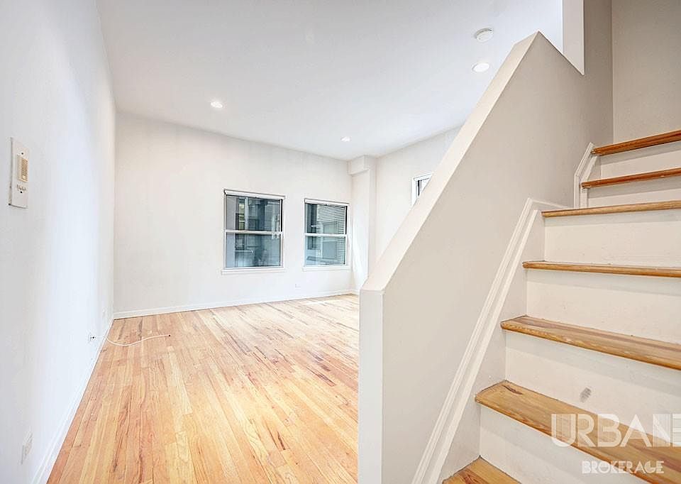 1st image of 123 Bank St APT 490