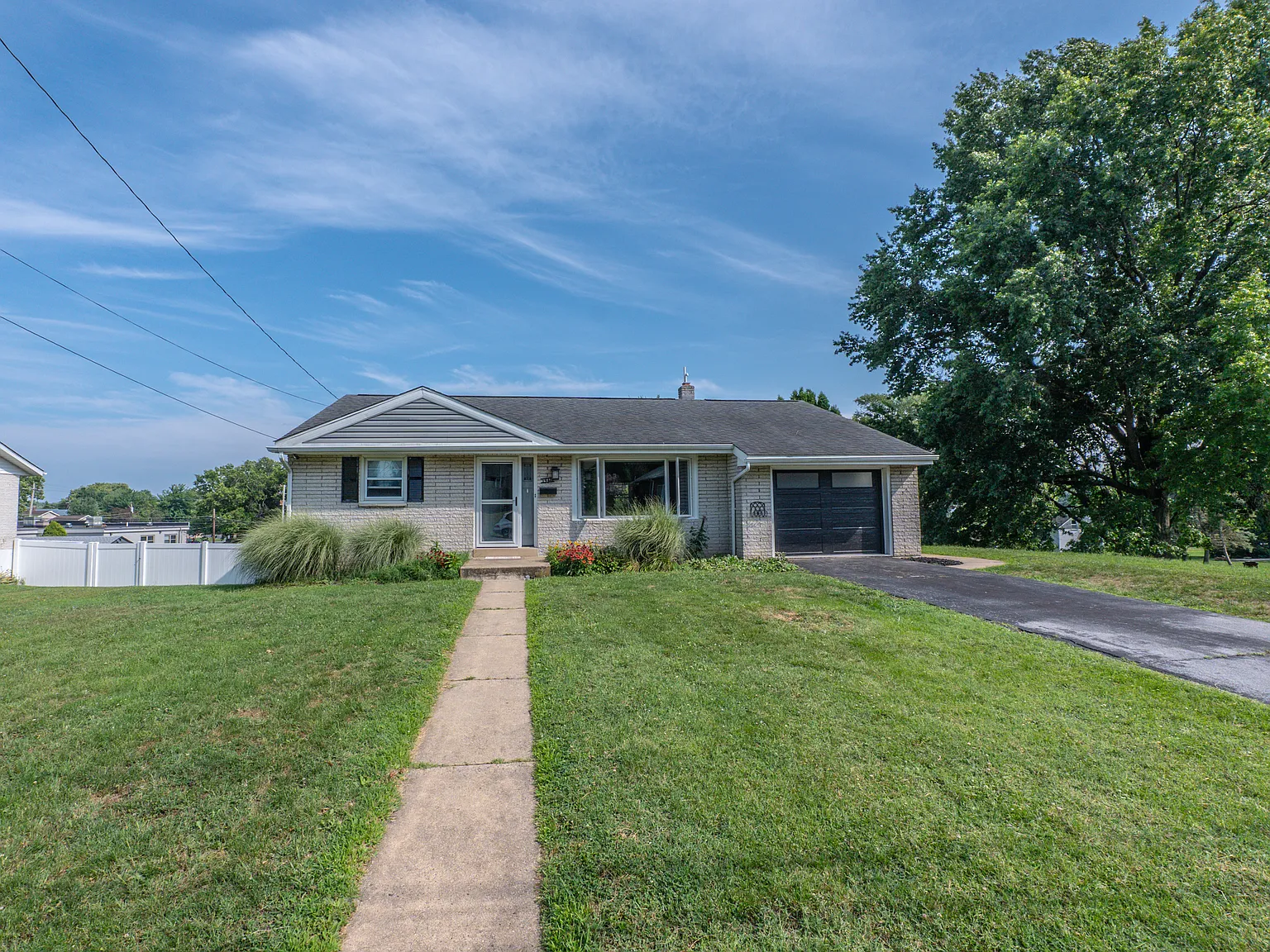 5 bed, 1800 sqft, $3,000 — Photo 4