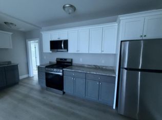 72 Belmont St FLOOR 3, Fall River, MA 02720