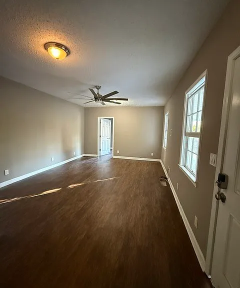 6790 Queen Mill Rd SE — Photo 3