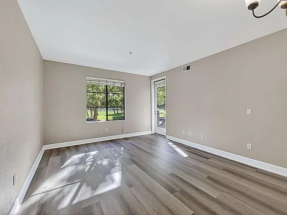 800 N 8th St #103 — Photo 5