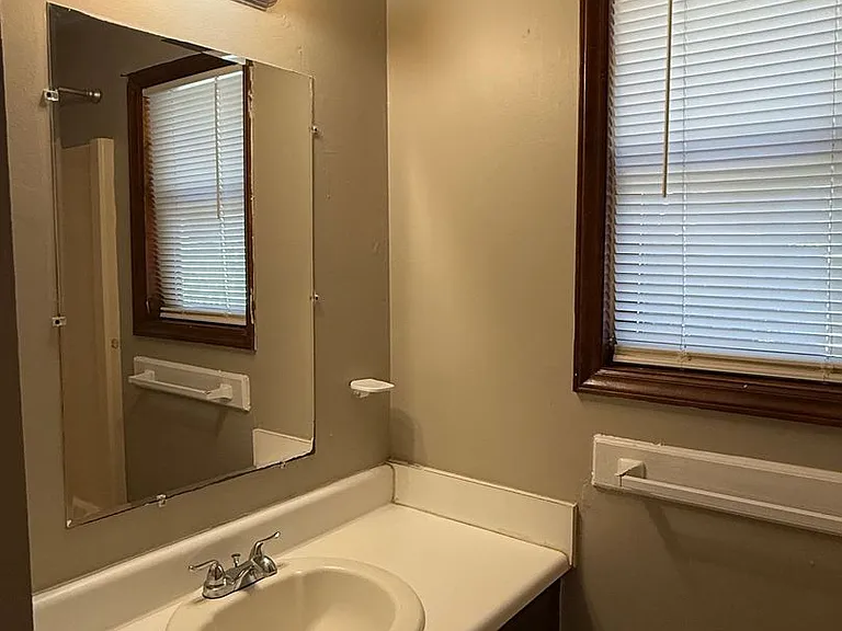 2146 Charles St #6 — Photo 12