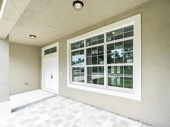 2nd image of 1801 SW Citadel Avenue