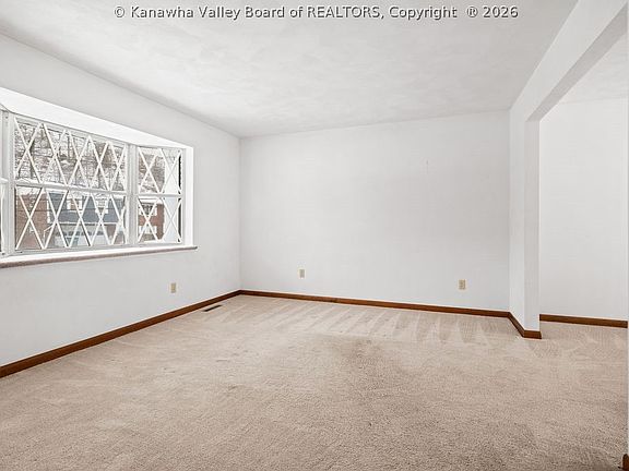 3rd image of 54 Oakmont Dr