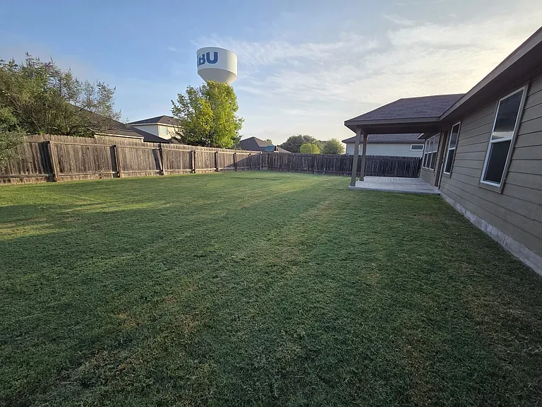 945 Cypress Ml — Photo 24