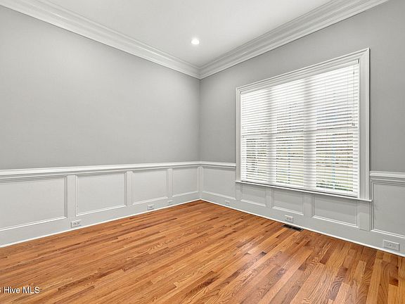 4th image of 2354 Water View Road