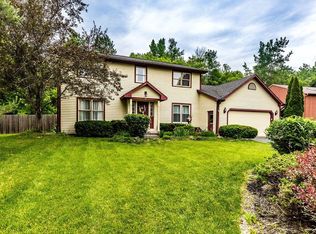 16 Lee Rdg, Baldwinsville, NY 13027