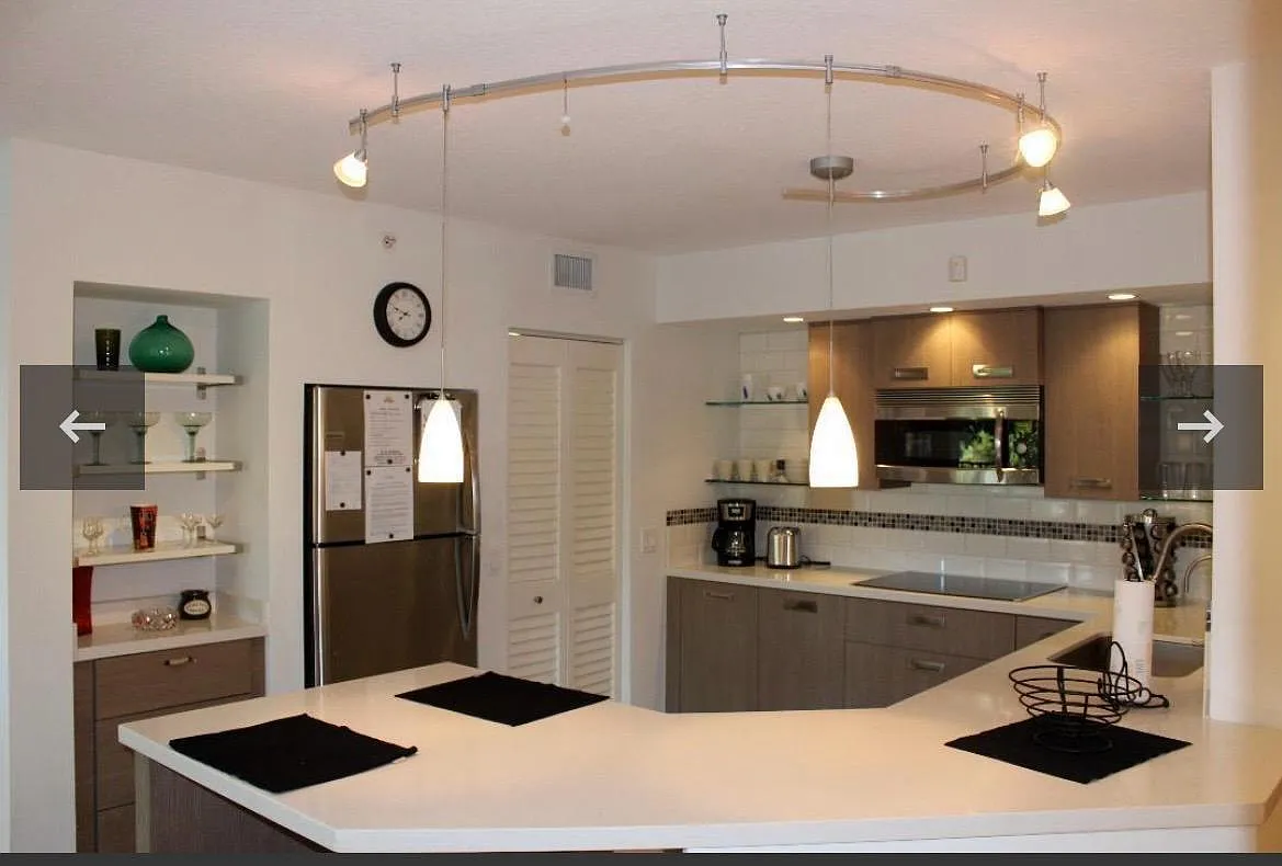 3 bed, 2.0 bath, 1233 sqft, $3,000 — Photo 1