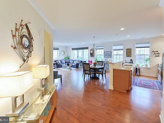 3rd image of 800 Admirals Way Unit 1822