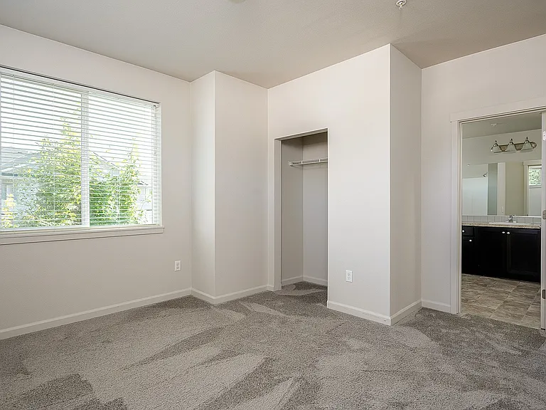 Alderbrook Apartments — Photo 18