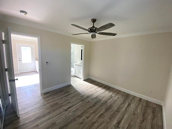 Master bedroom with en suite bath
