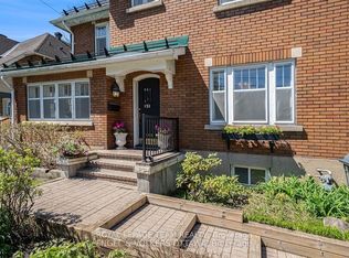 131 Acacia Ave, Ottawa, ON K1M 0R2