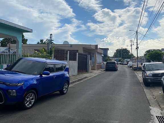 Exterior Neighborhood (street photo)