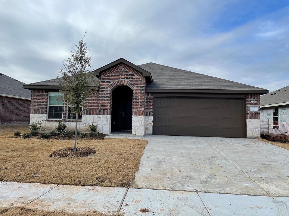 1st image of 909 Basswood Ln