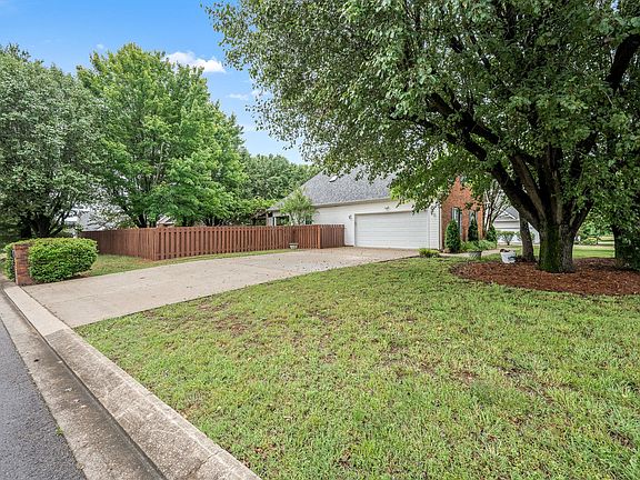 4th image of 3342 Meadowhill Dr