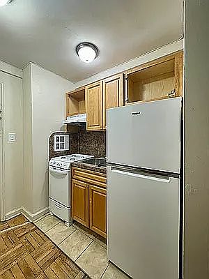 3rd image of 166-11 Highland Ave #2F