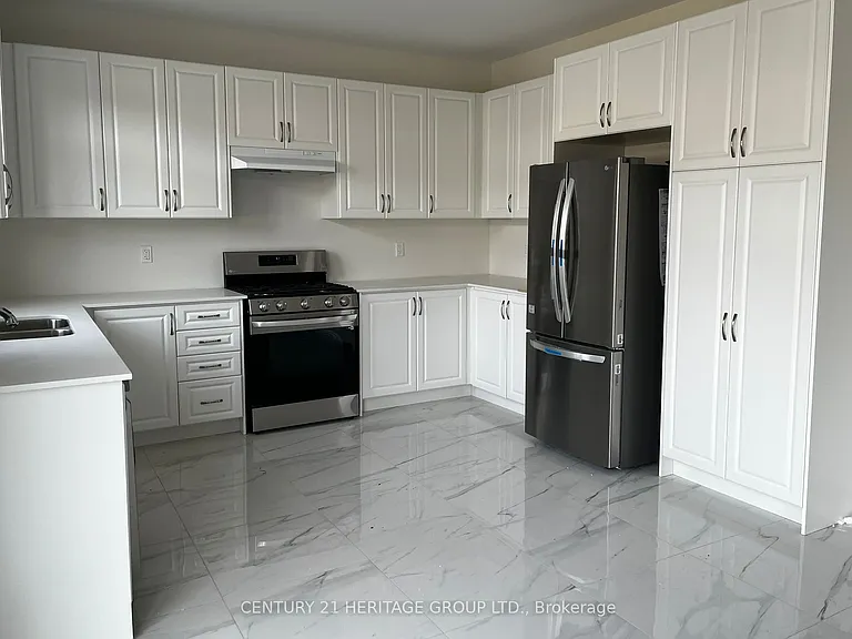 181 Ferragine Cres — Photo 2