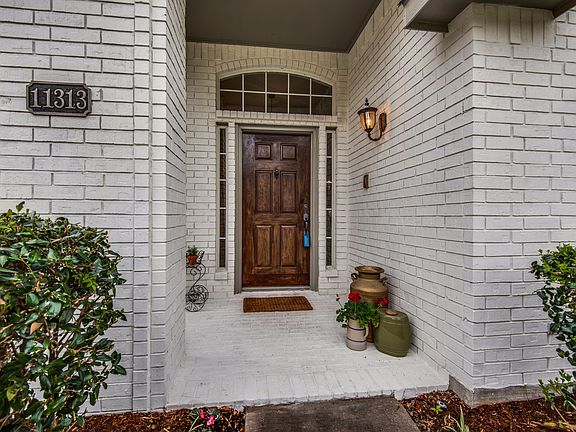 4th image of 11313 Alexandria Dr