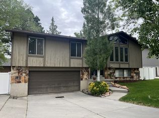 2243 E Aspen Hills Dr, Sandy, UT 84092