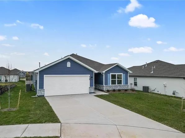 548 N Pecan St, Gardner, KS 66030