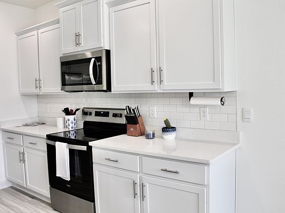 2nd image of 1138 Pencarro Boulevard