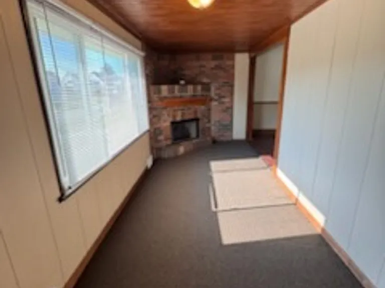 833 Lawrence Ave — Photo 23