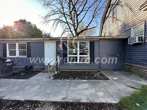 104 Center St Photo 1