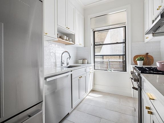5th image of 229 W 97th St APT 5M
