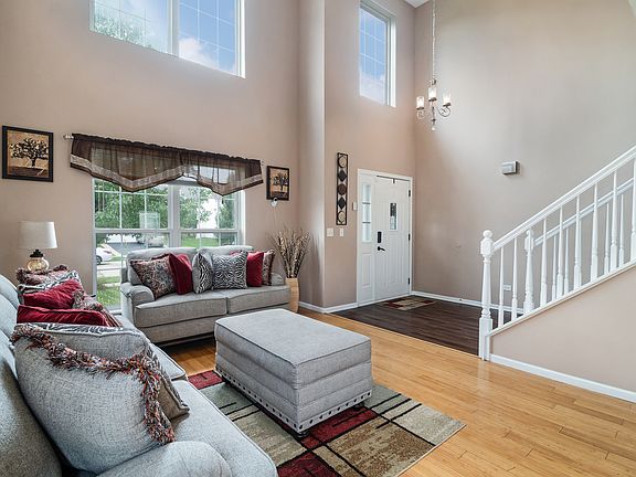 3rd image of 20456 Kingsbrook Dr