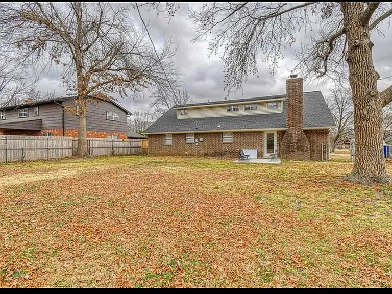 1620 S Berry Rd — Photo 15
