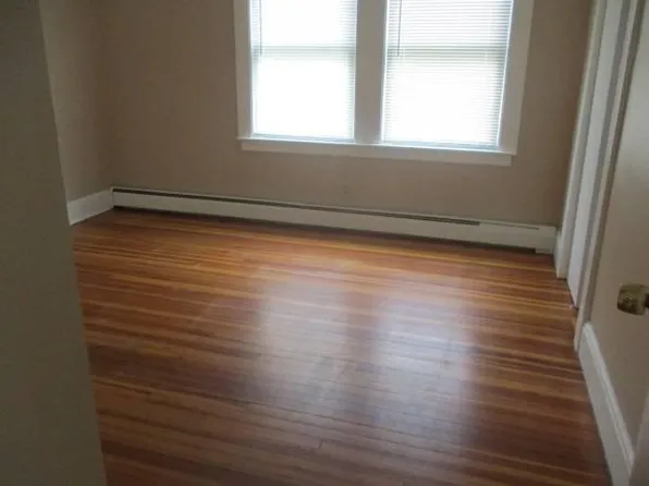 95 Bull Ave, Wallingford, CT 06492