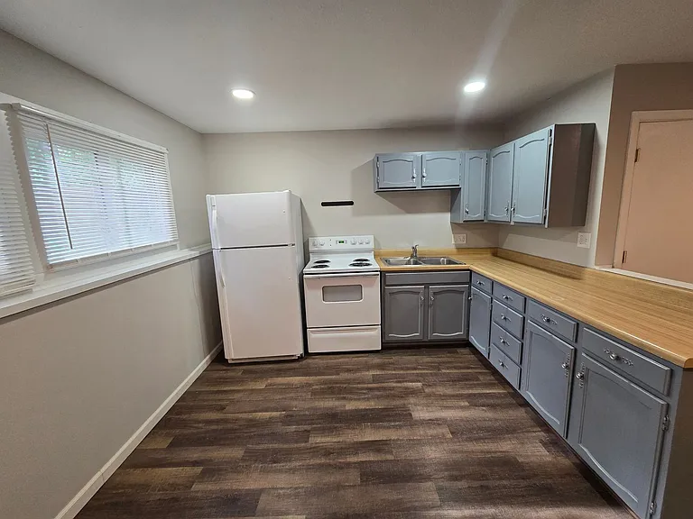 2025 Beck St — Photo 47
