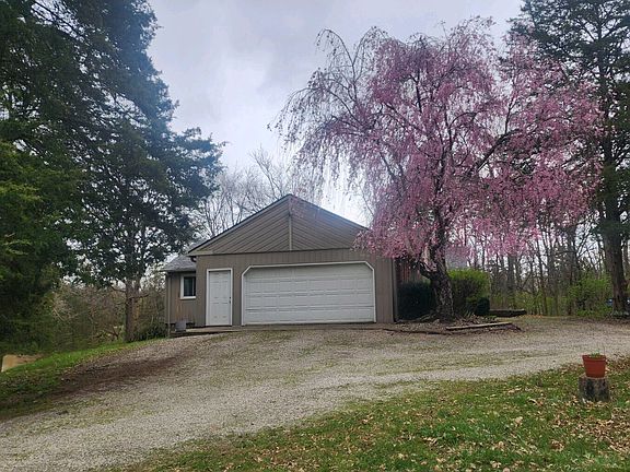 3rd image of 3311 N Lakeview Dr