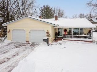 720 6th St, Reedsburg, WI 53959