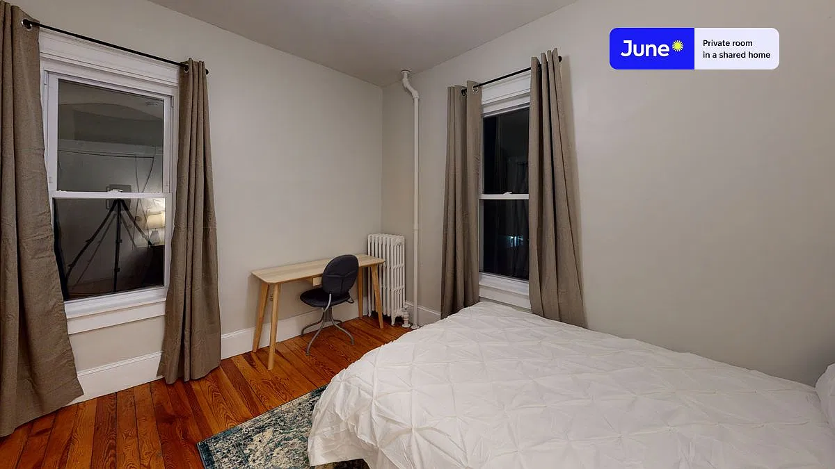 Full bedroom in 3 bed/1 bath home in Somerville #816 C — Photo 3