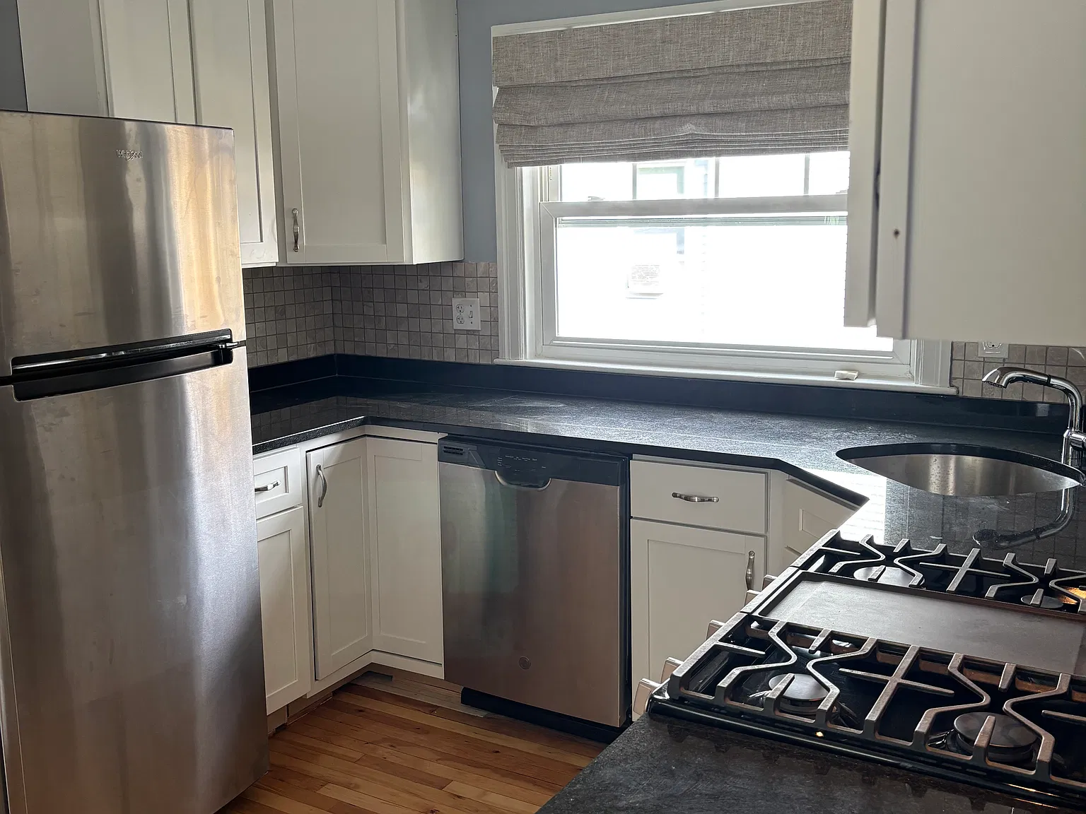2 bed, 1000 sqft, $2,850 — Photo 1