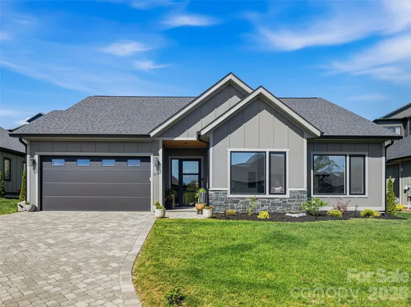 317 Avery Trail Dr, Arden, NC 28704