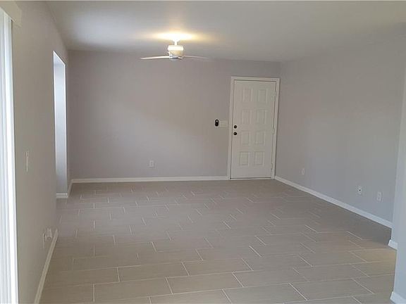 5th image of 13193 Whitehaven Ln APT 1702