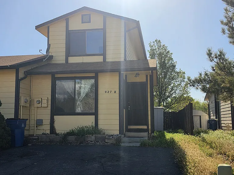 627 1/2 Highline Dr — Photo 2