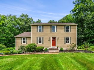 17 Hannan Ridge Rd, Haverhill, MA 01832