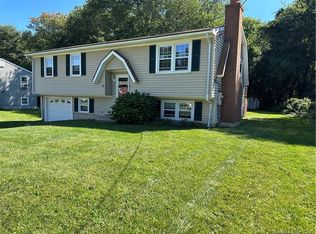 72 Fawn Hill Dr, Westbrook, CT 06498
