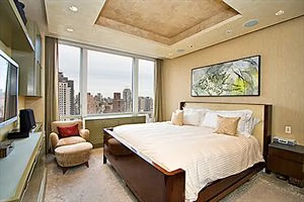 Sold by Douglas Elliman | media 14