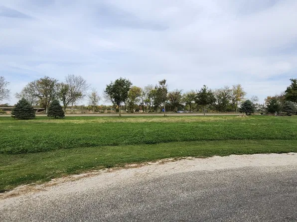 36 Cross Creek Ct, Downs, IL 61736