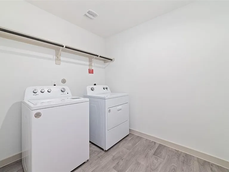 7207 Sunbreeze Ln — Photo 18