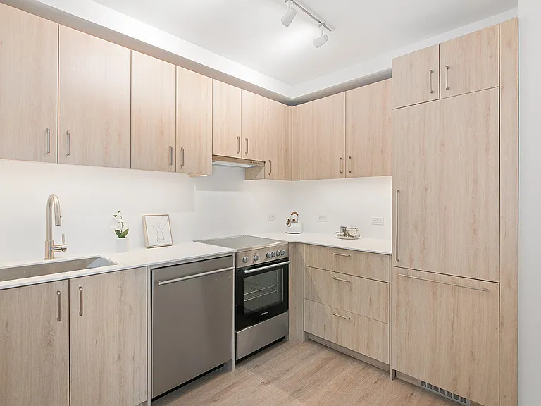 12 Halsey St #Penthouse 201 — Photo 6